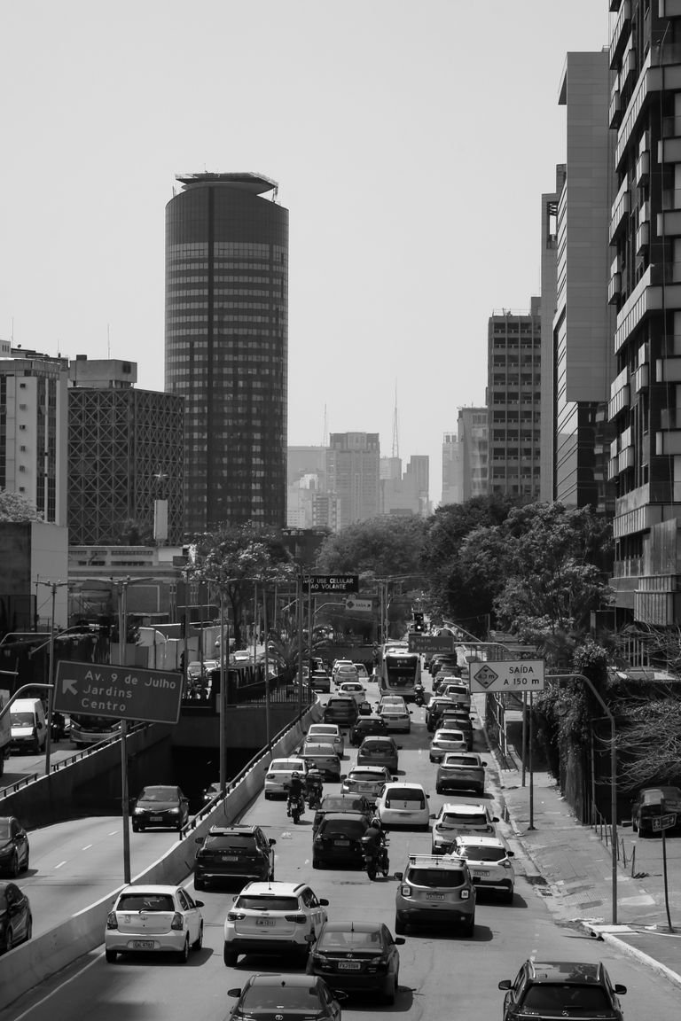 Black and white image of busy city traffic in São Paulo, Brazil.
